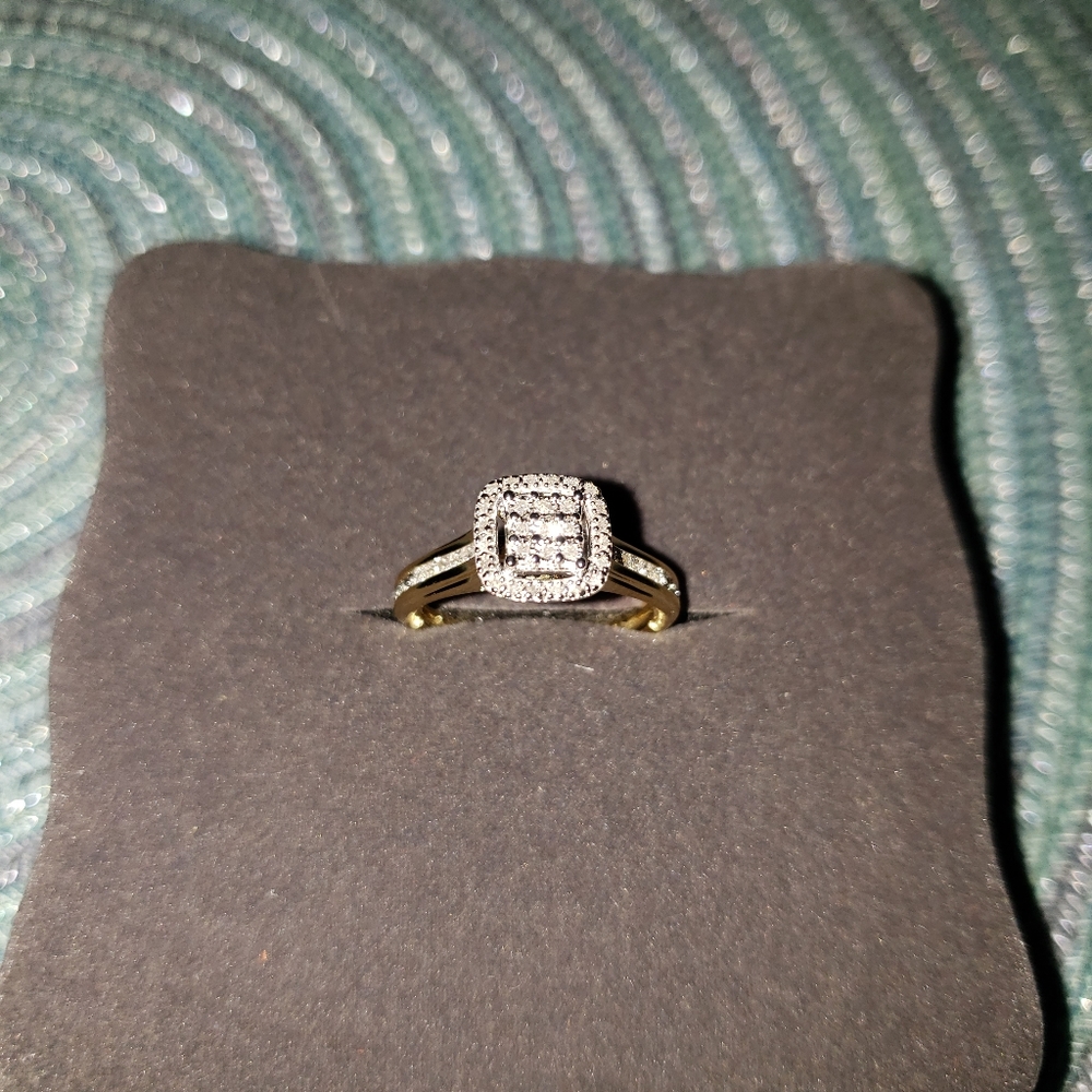 A set of brand new gold plated wedding rings. - Picture 5 of 6